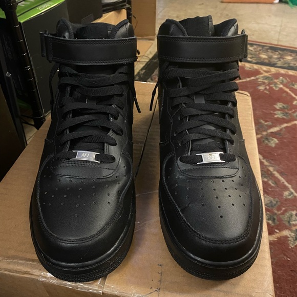 Nike Air Force 1 '07 Mid Triple Black Size 13 - Picture 1 of 11
